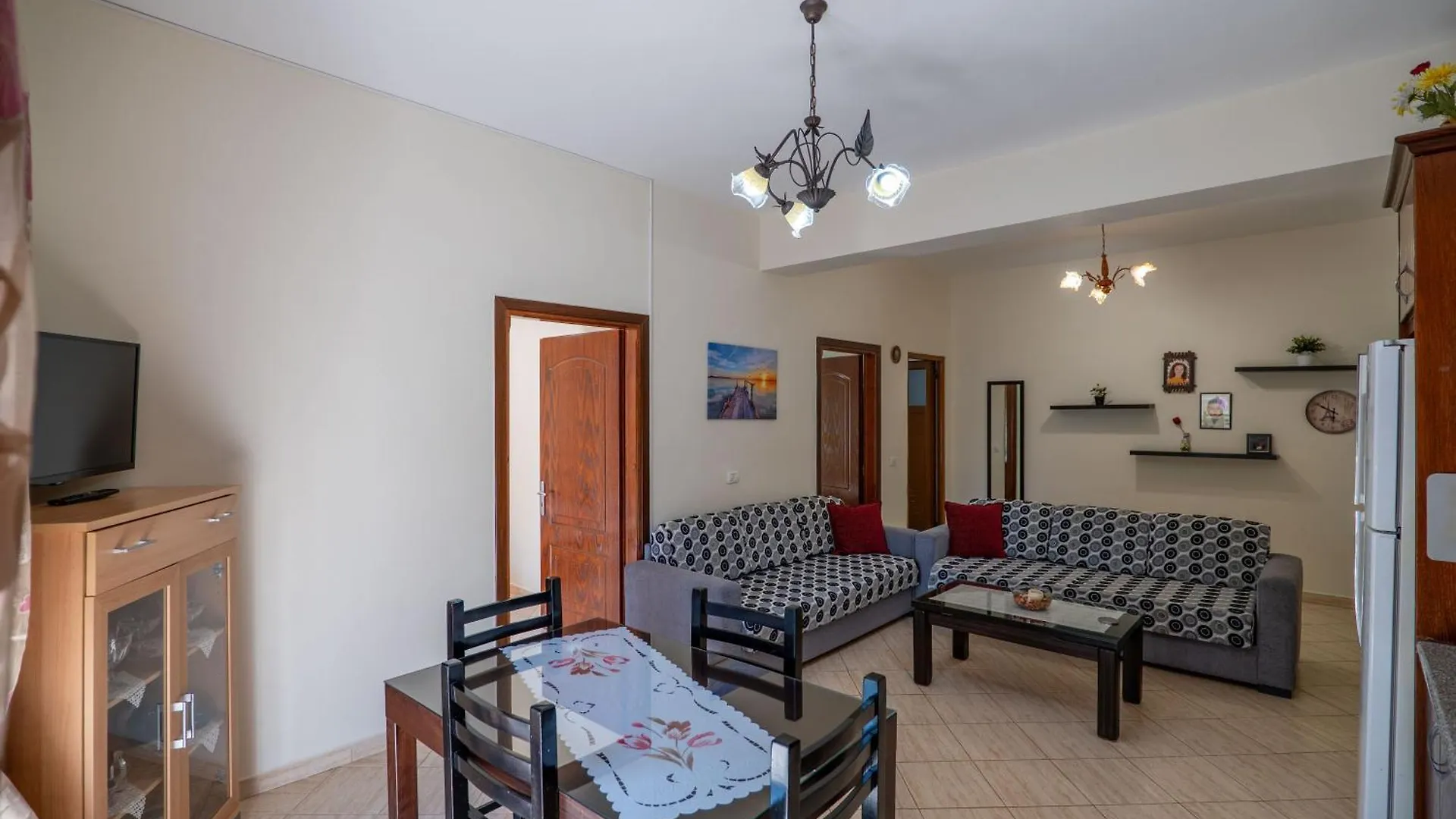 Villa Ari Ksamil 0*,  Albania